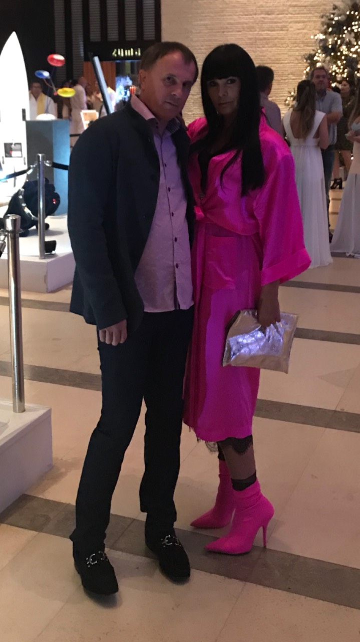 Без олів'є, "шуби" та пишного застілля: як Асія Ахат зустріла Новий рік у США